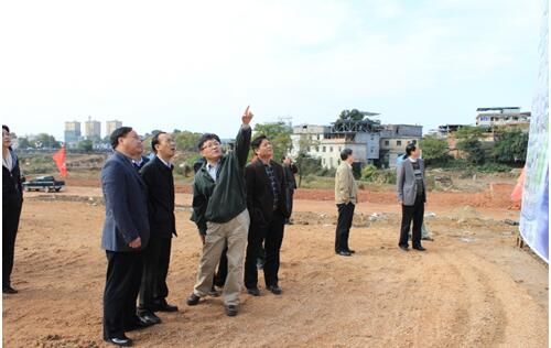 中渡口至瓷都大橋棚戶區(qū)改造、天主教堂保護性修繕現場調度會