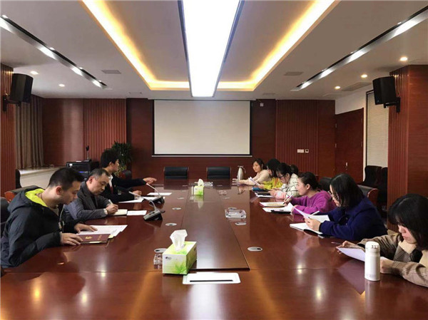 市古鎮(zhèn)公司掀起學(xué)習(xí)黃群、宋月才等四名同志先進事跡的熱潮
