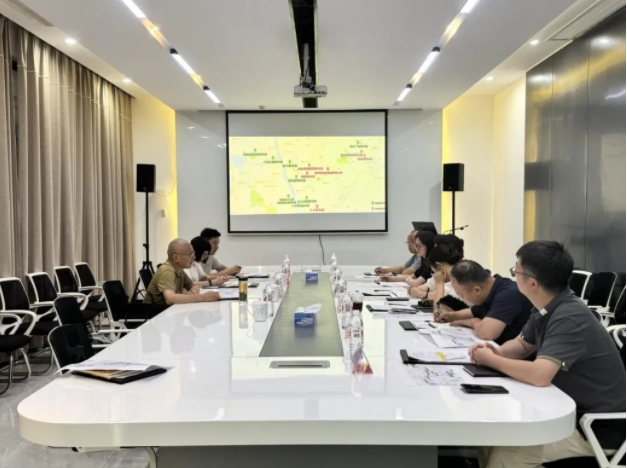 市人大常委會副主任孫艷峰率隊(duì)調(diào)研市古鎮(zhèn)智慧公司
